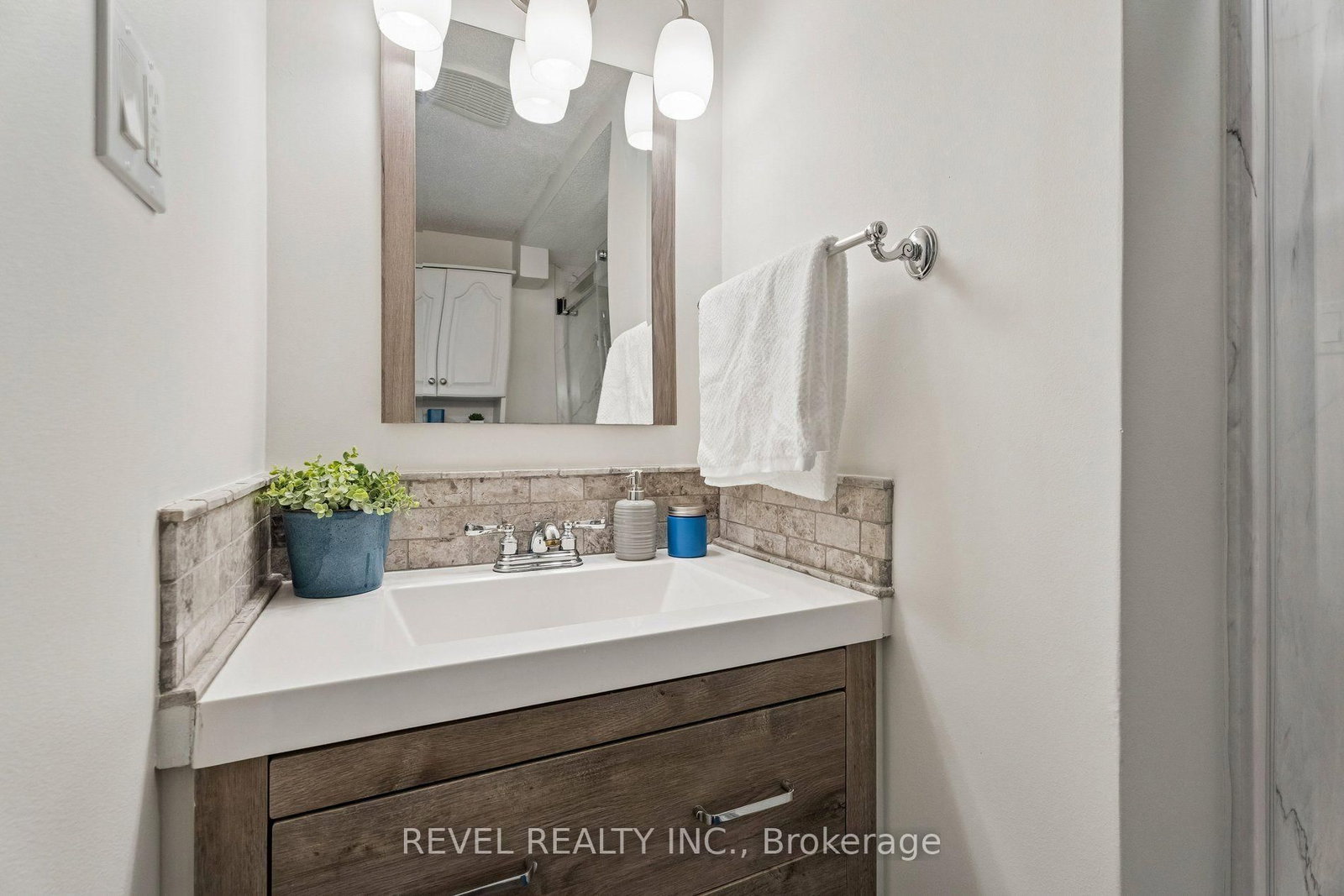 317 Rexford Drive • Hamilton, ON photo 36