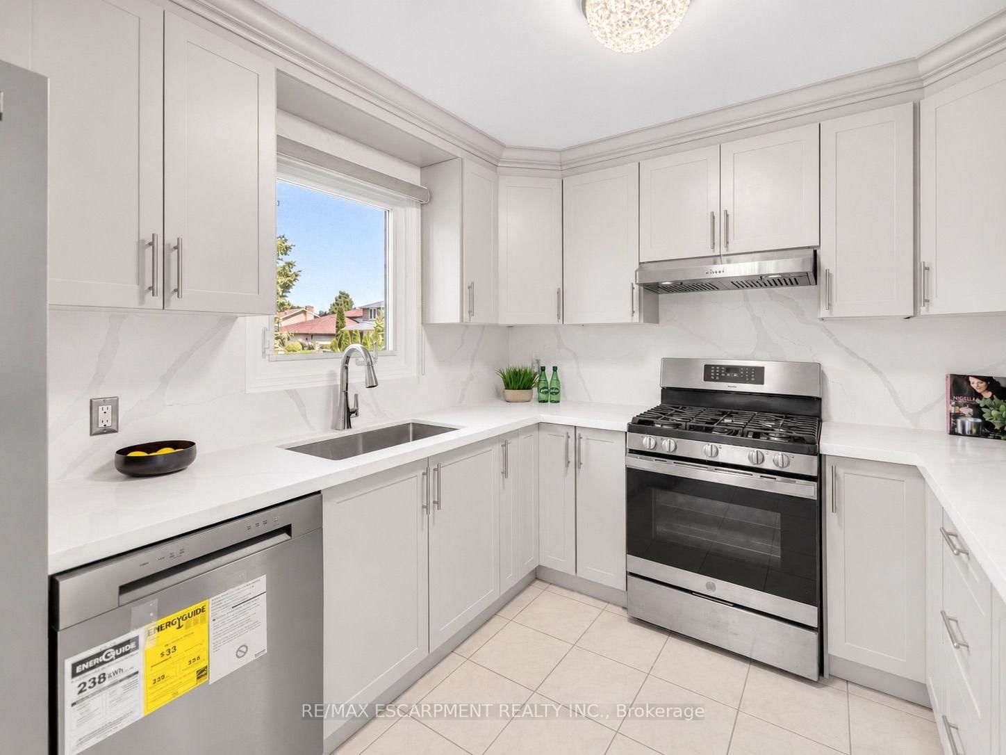 31 Vega Crescent • Hamilton, ON photo 14