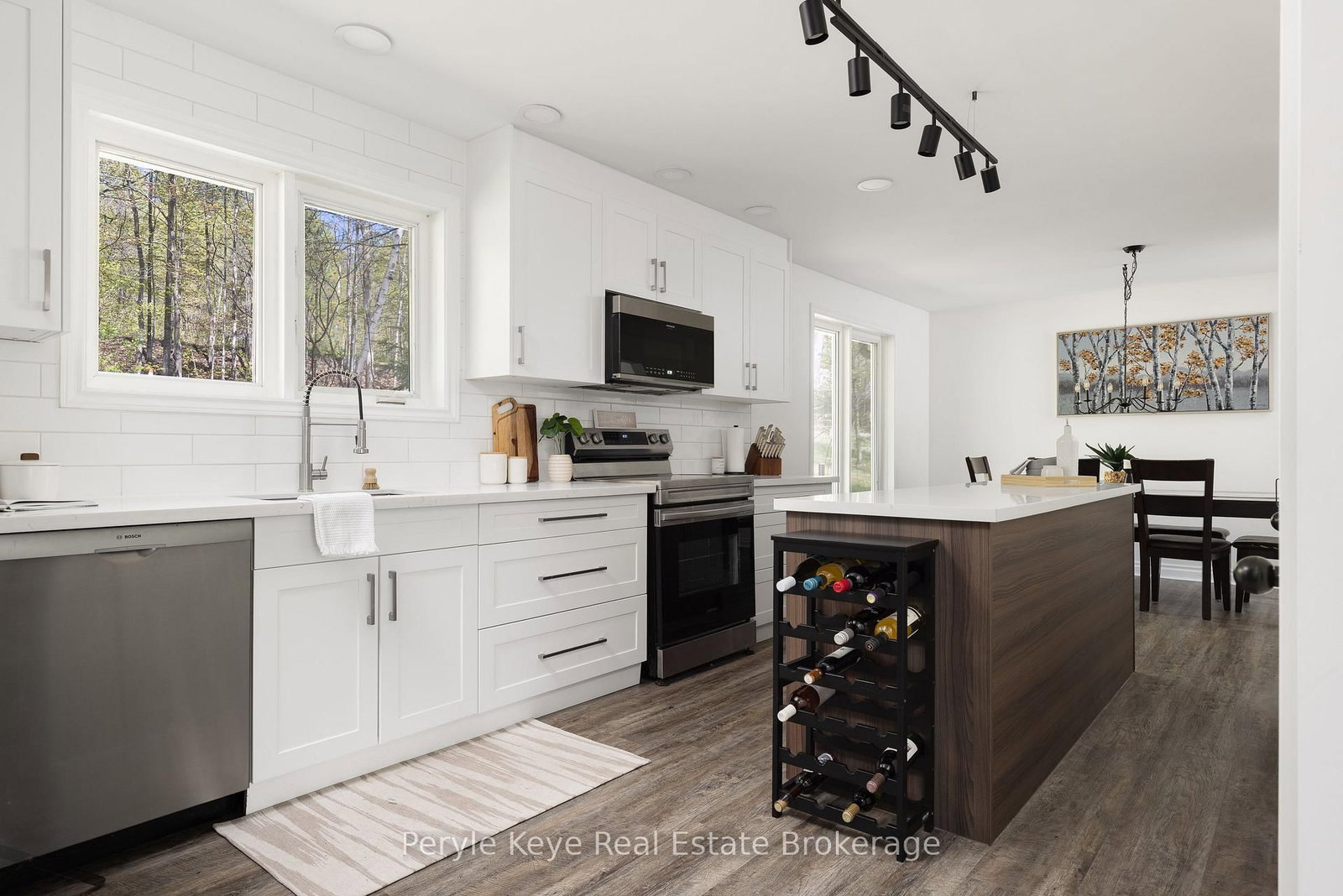 1042 Hillside Crescent • Lake of Bays, ON photo 12
