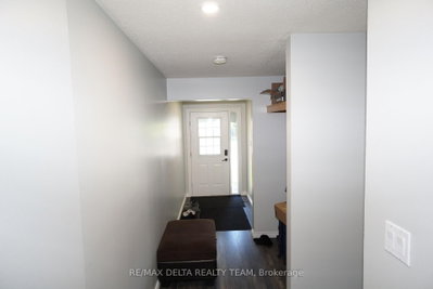 24 Raftus Square • Ottawa, ON photo 5