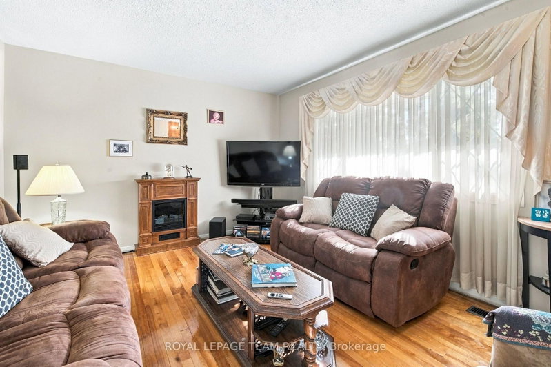 2587 Roman Ave photo 5