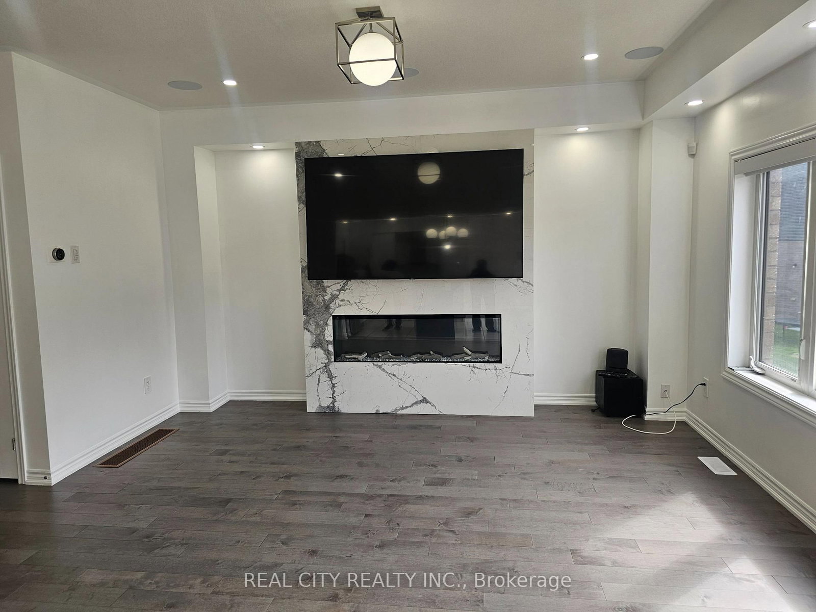 25 Whitton Drive • Brant, ON photo 13