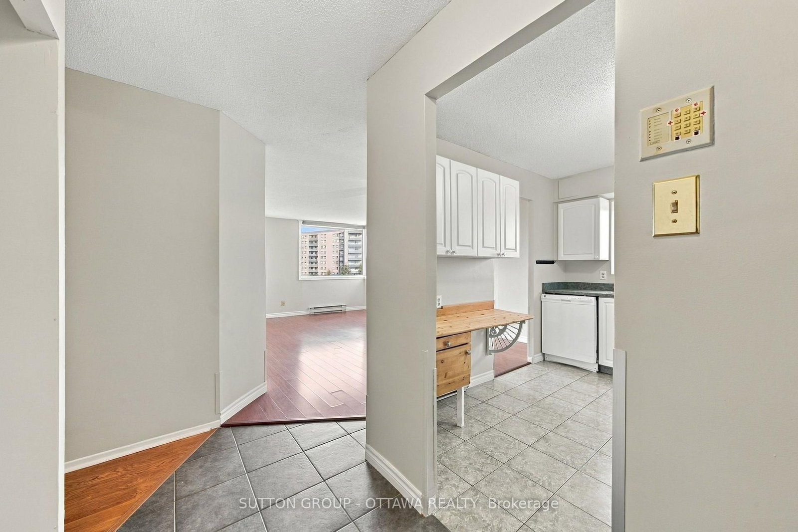 1025 Grenon Avenue N • #605 • Ottawa, ON photo 7