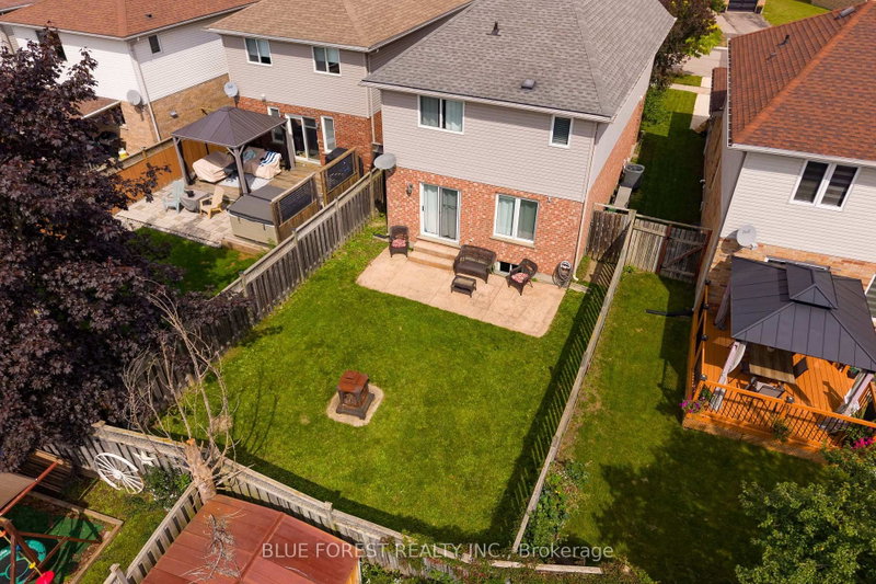 163 Emerald Rd photo 3