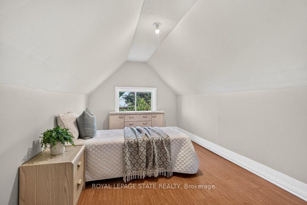 23 Garfield Avenue N • Hamilton, ON photo 5