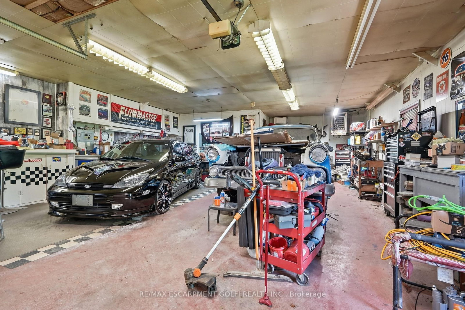 24 Barton Street • St. Catharines, ON photo 18