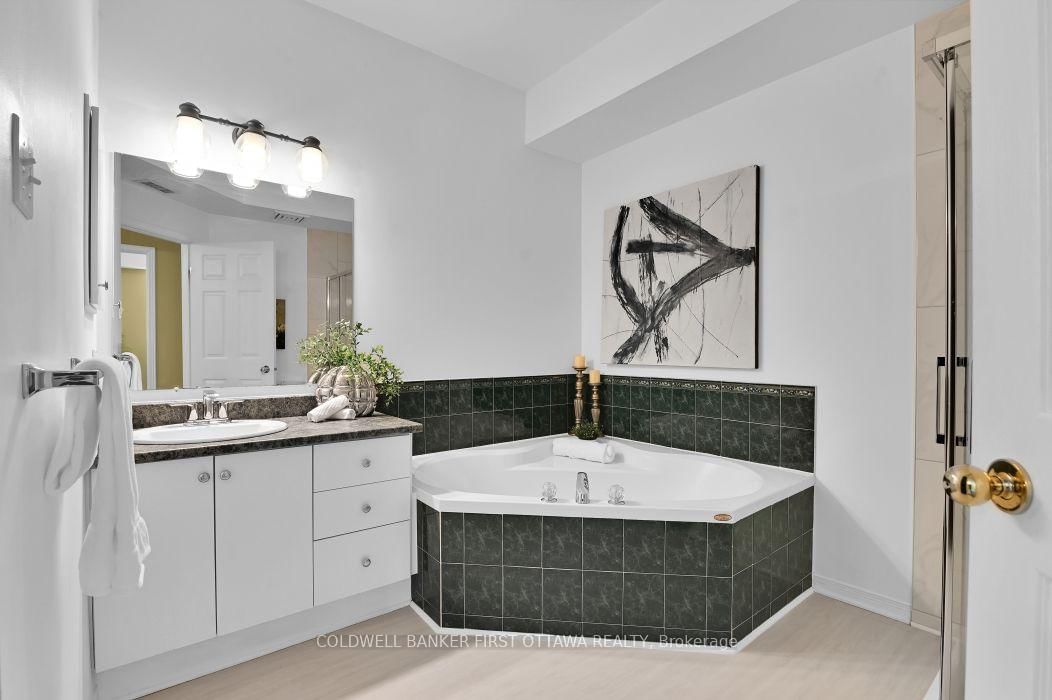 99 Robson Crt, Ottawa, view 18