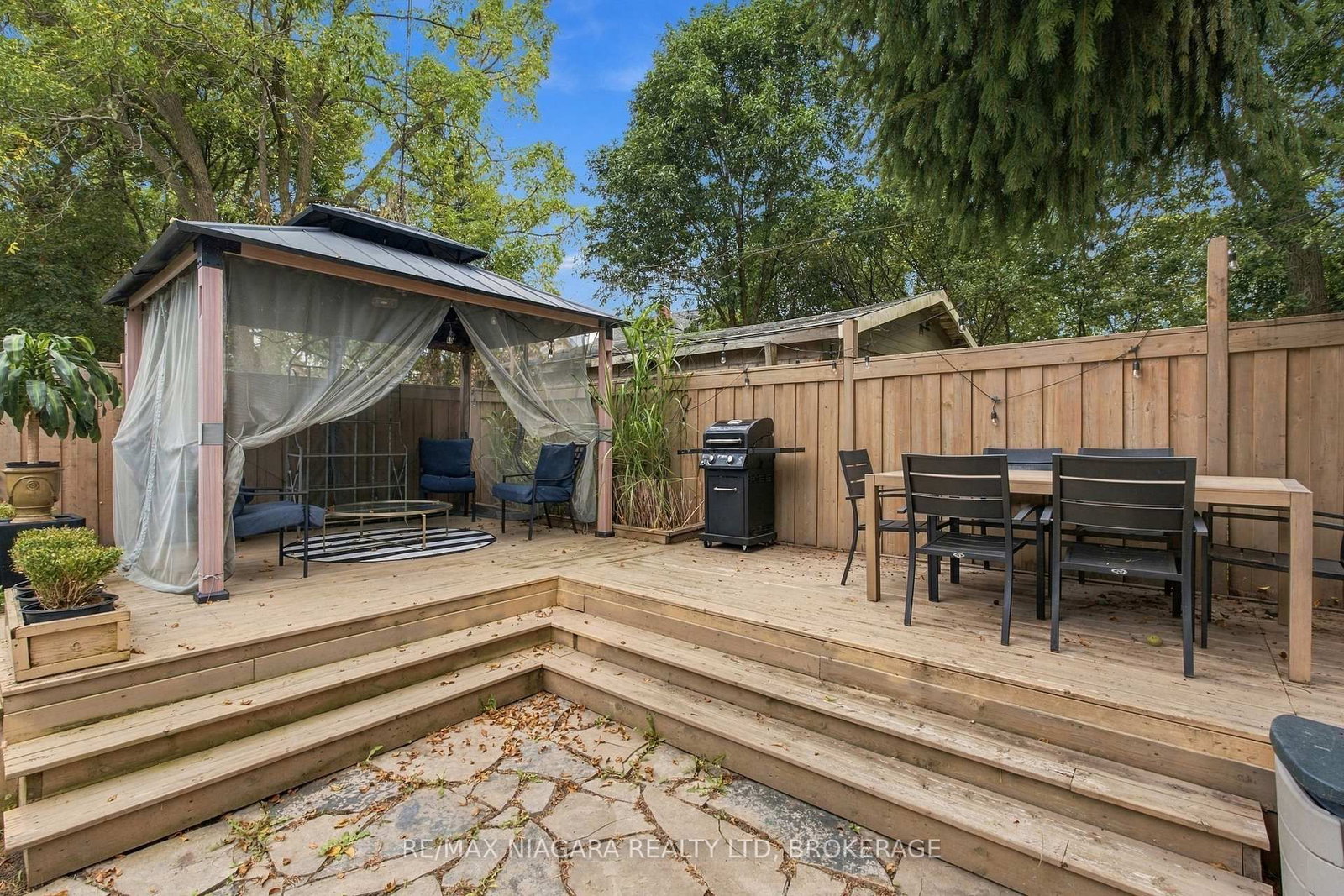 4895 Crysler Avenue • Niagara Falls, ON photo 23