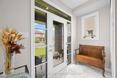 249 Kimpton Drive • Ottawa, ON photo 2