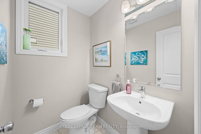 249 Kimpton Dr photo 4