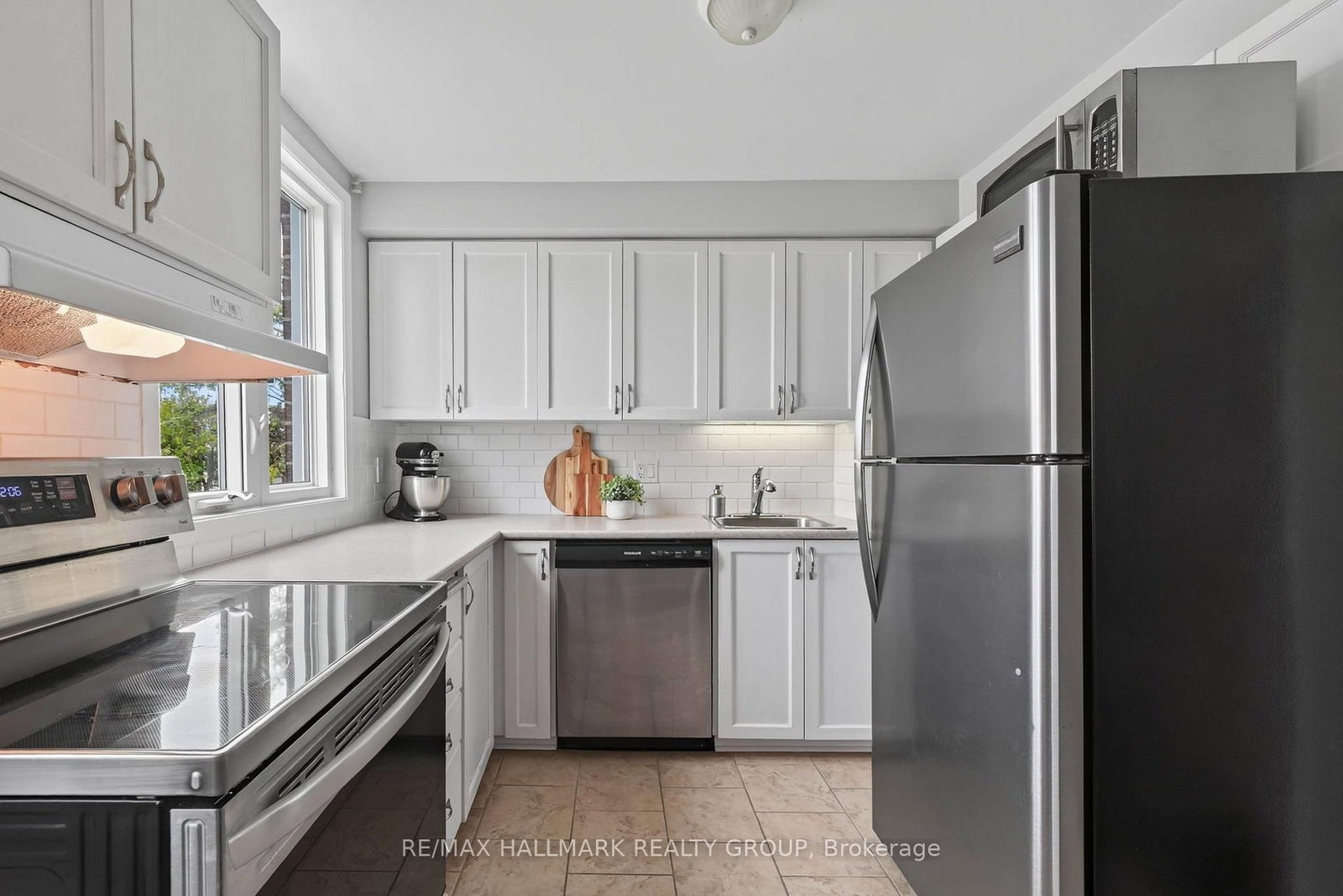 6786 Jeanne Darc Boulevard N • #B • Ottawa, ON photo 15