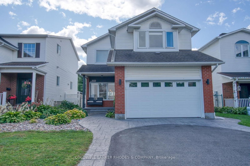 1859 Hennessy Crescent