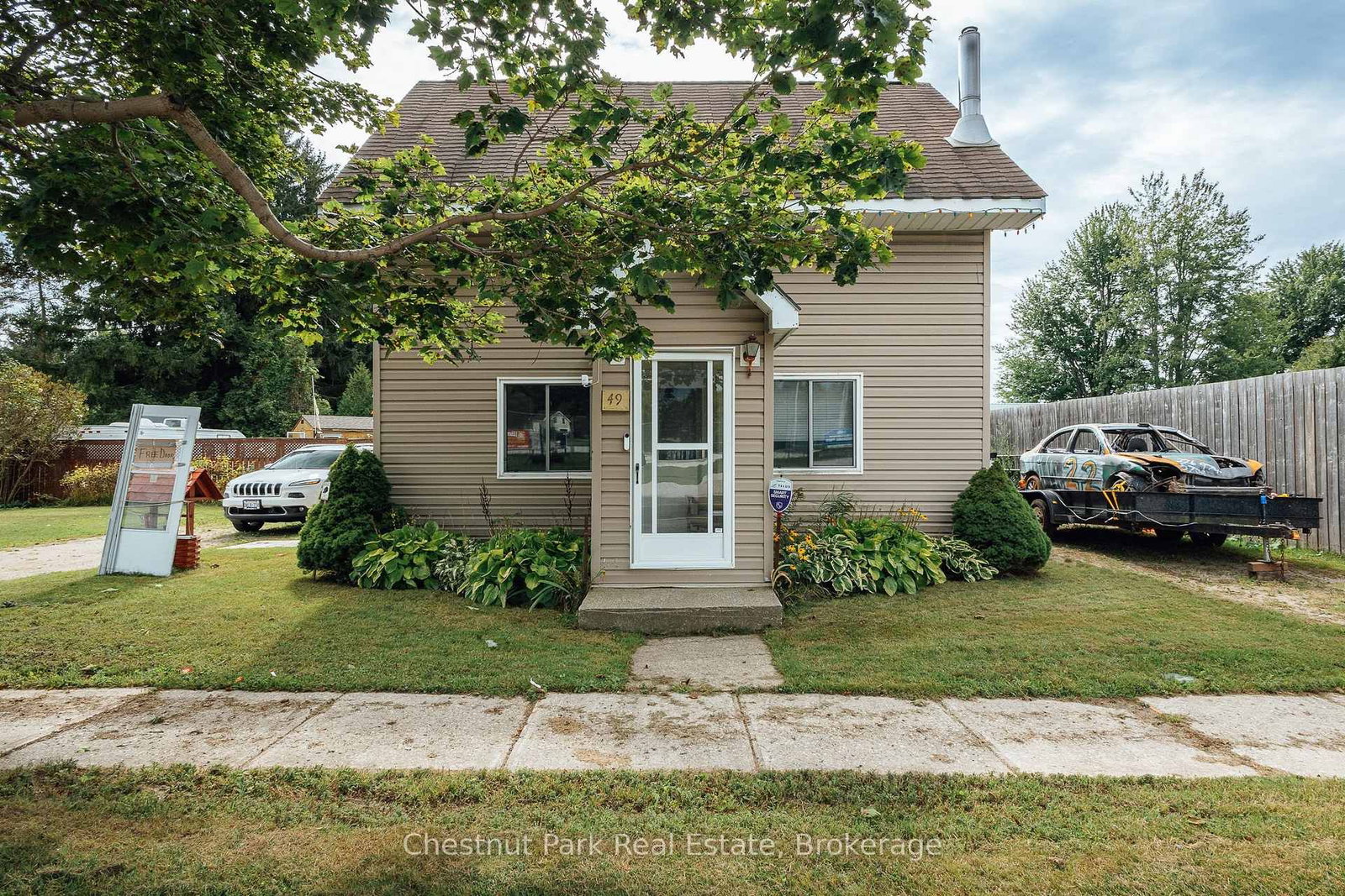 49 Queen Street E • South Bruce Peninsula, ON photo 2