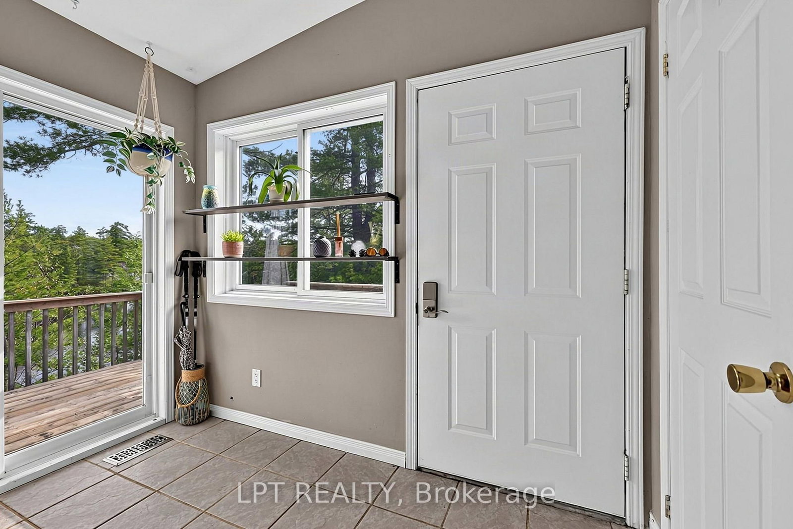 5 Pinetree Road photo 7