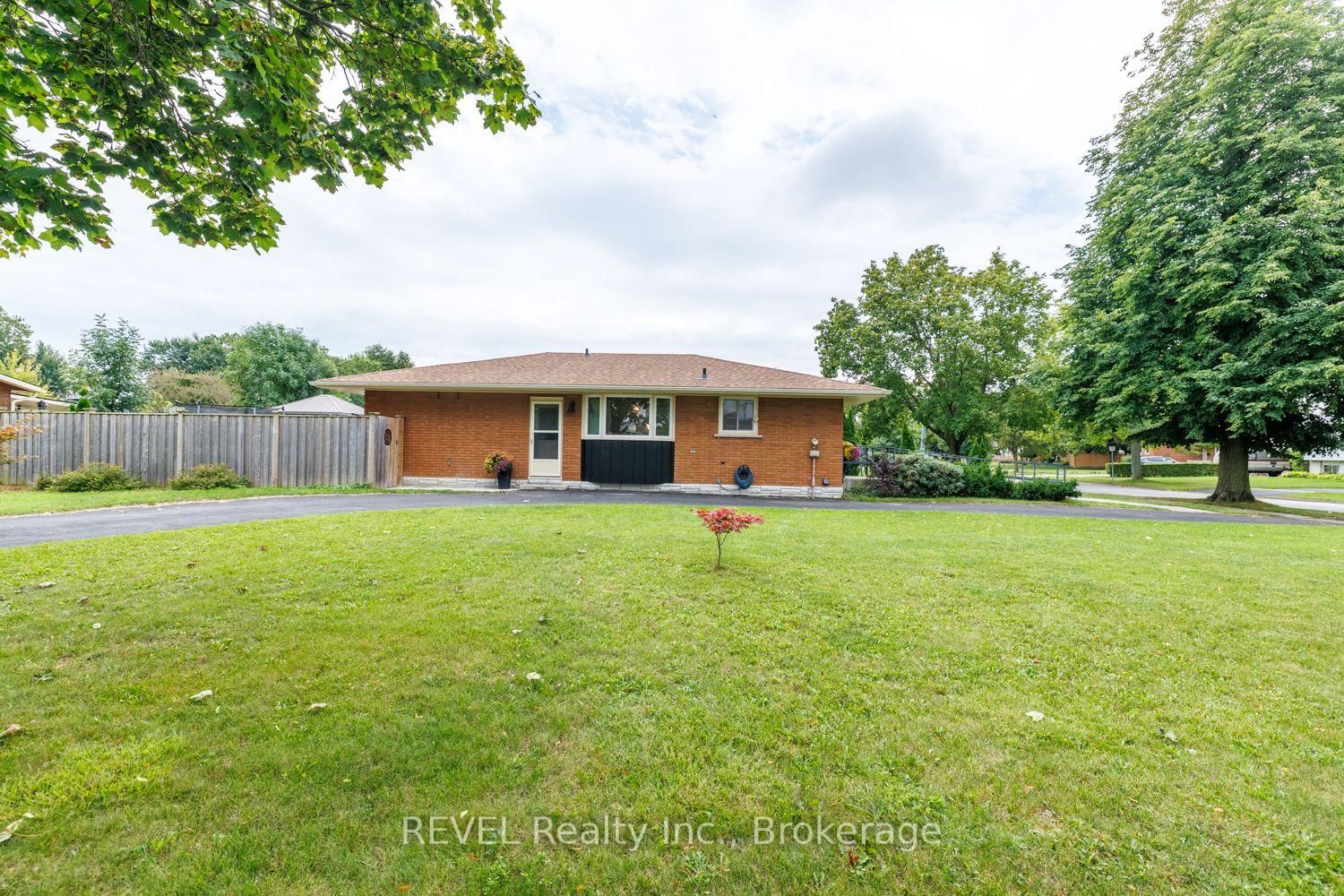 70 Champlain Avenue • Welland, ON photo 37