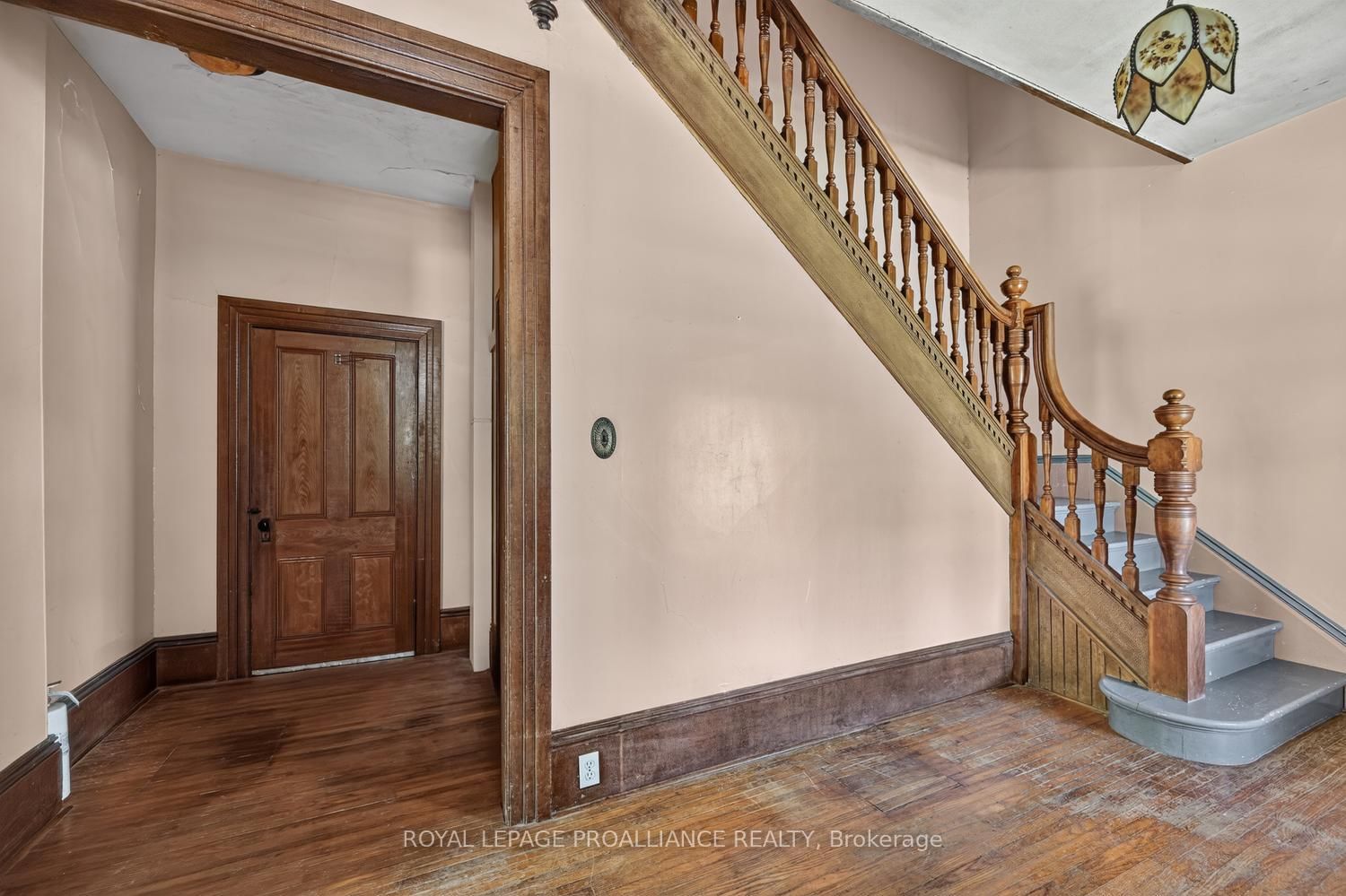 74 Rockfield Road • Leeds and the Thousand Islands, ON photo 5