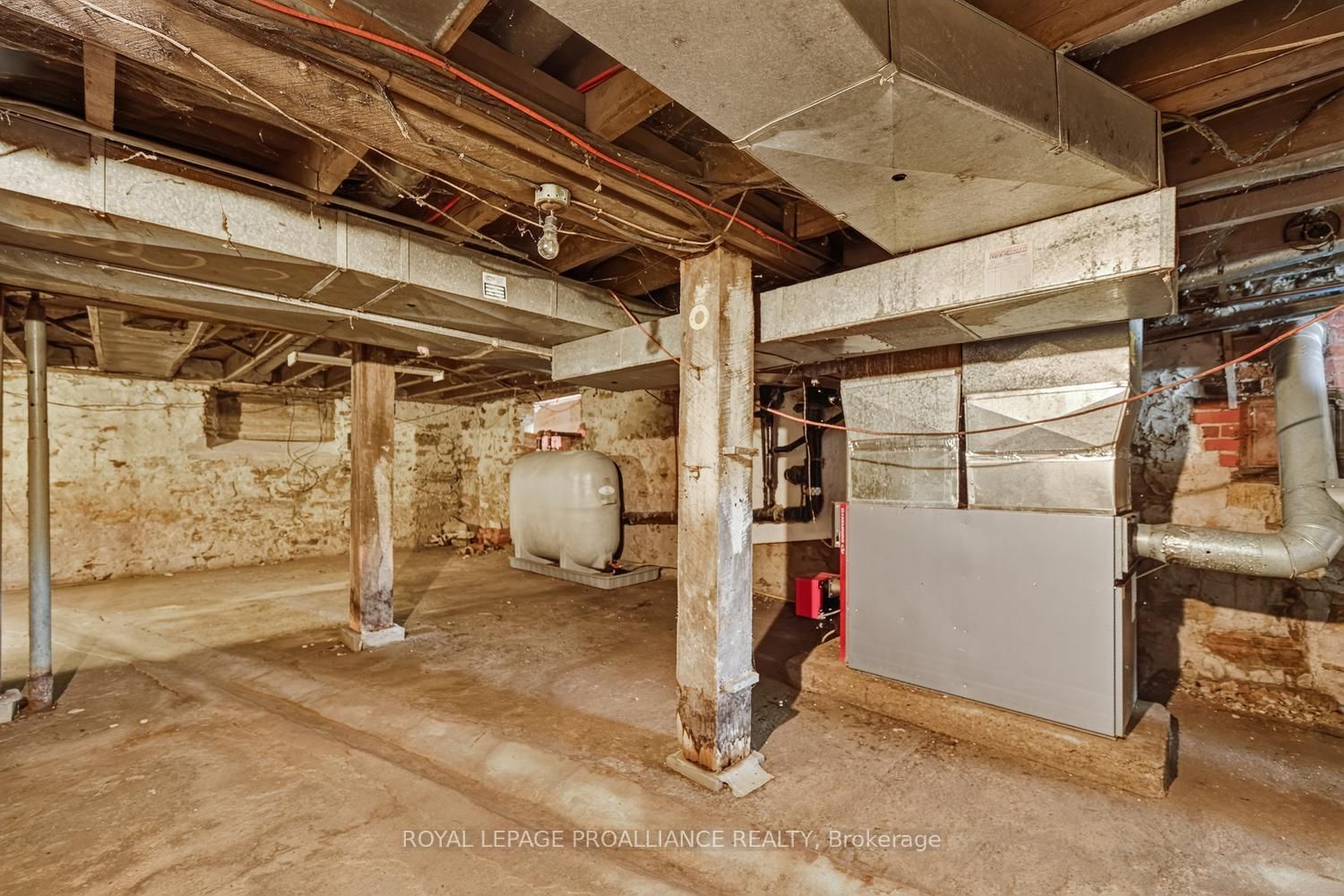 74 Rockfield Road • Leeds and the Thousand Islands, ON photo 28