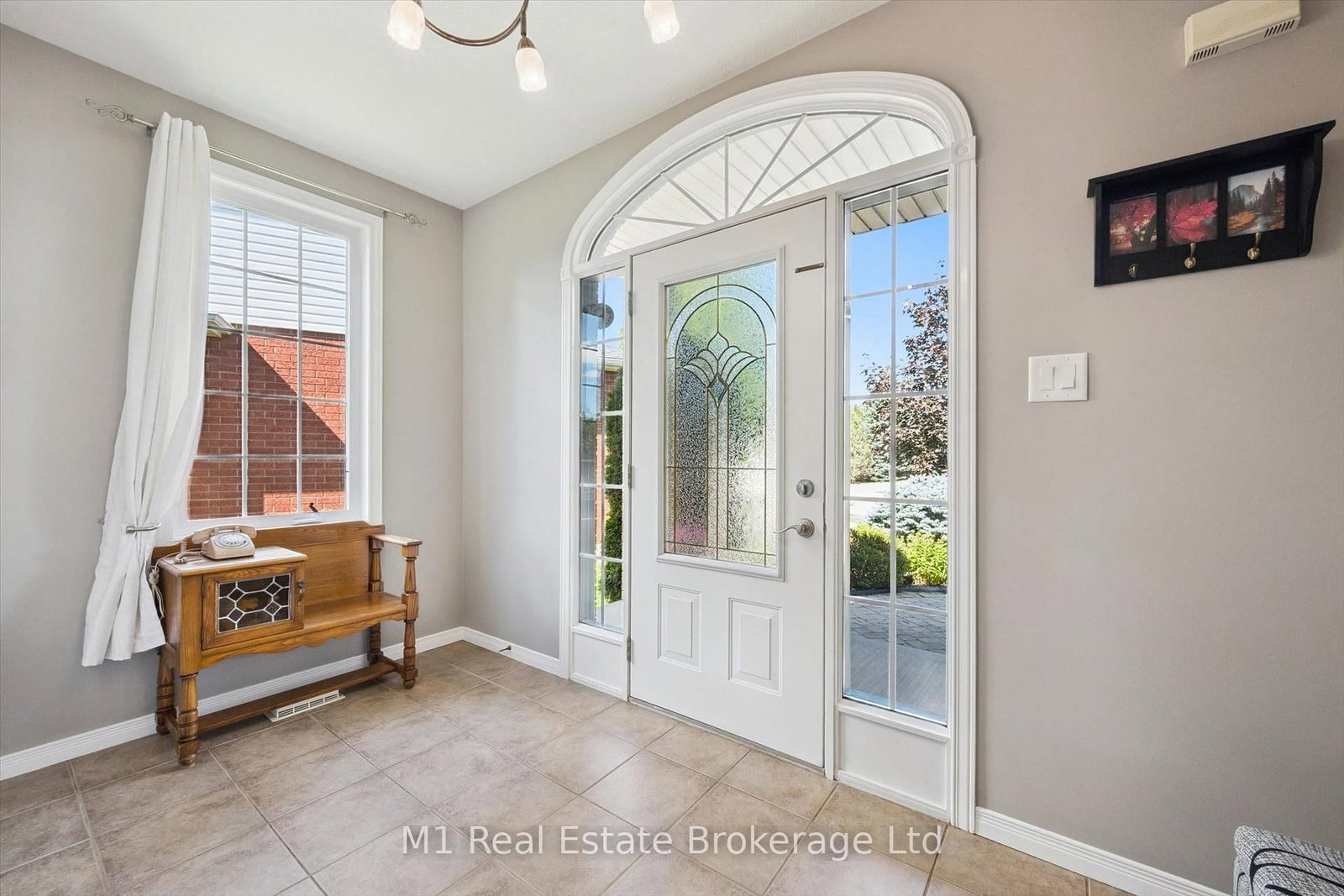 46 Paulstown Crescent • Guelph, ON photo 3