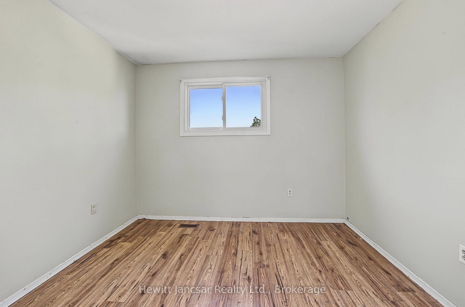 391 Odlum Drive • Woodstock, ON photo 17
