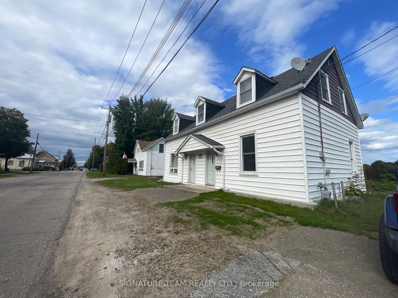 387 Moffat Street