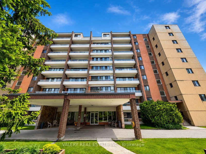 803 - 671 Woolwich Street