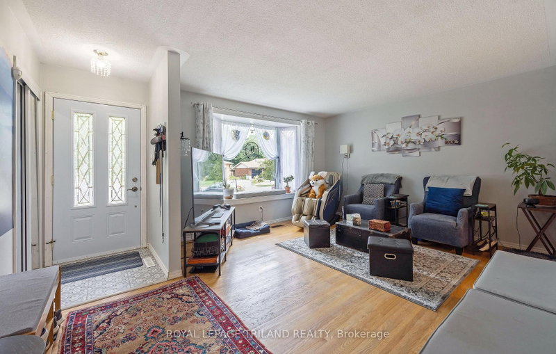 15 Confederation Dr photo 5