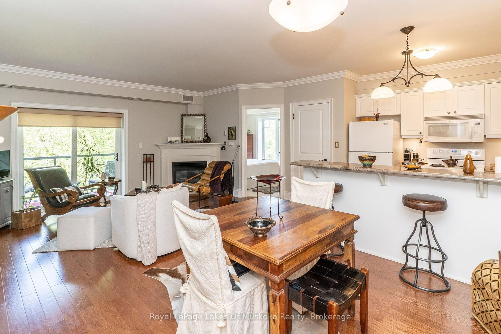 391 James Street photo 9