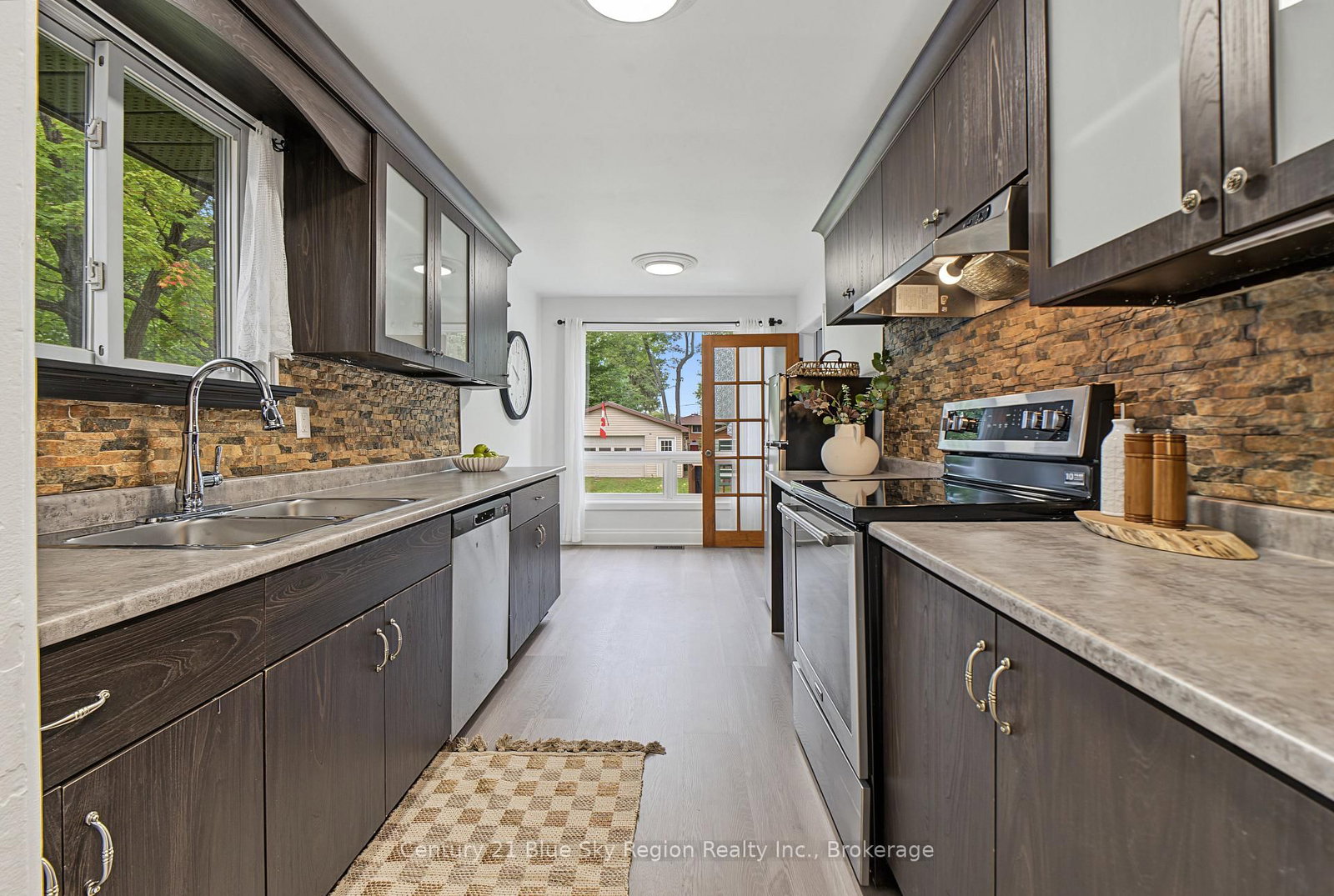 23 MARTIN Street • North Bay, ON photo 2