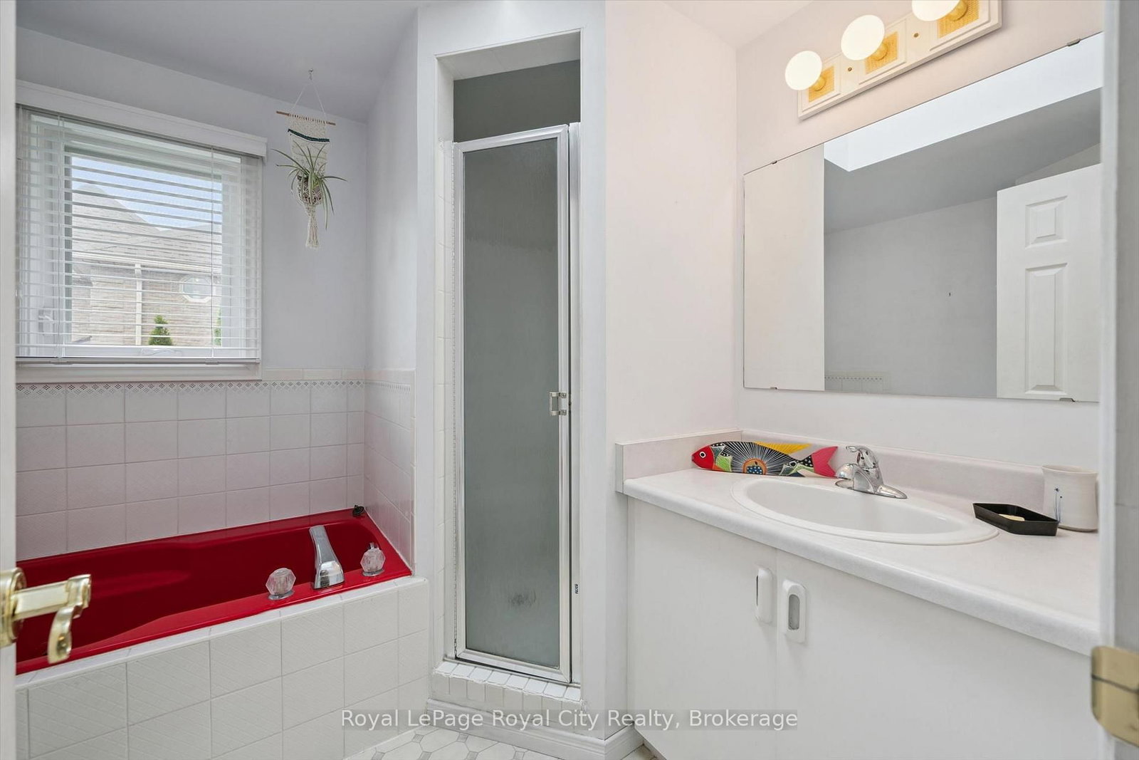 8 MOLLISON Court • Guelph, ON photo 19