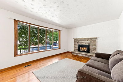 687 Lundy's Lane • Peterborough, ON photo 9