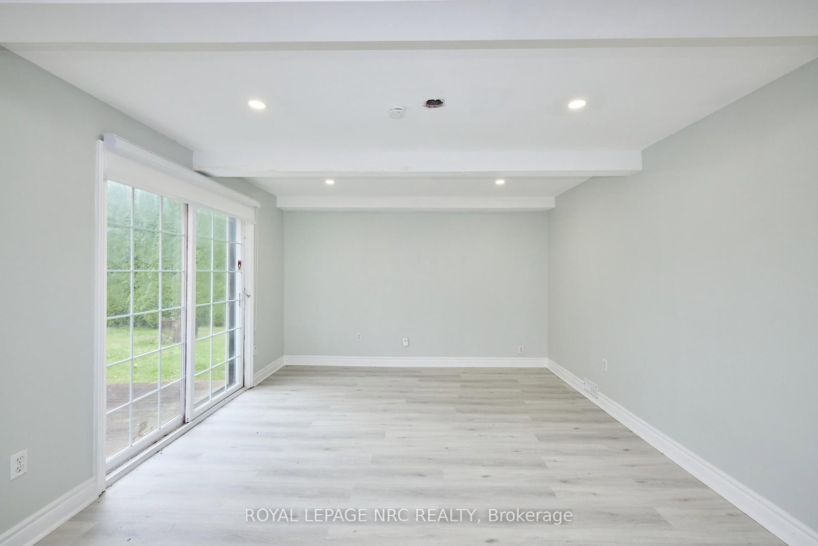 6673 Huggins Street • Niagara Falls, ON photo 22