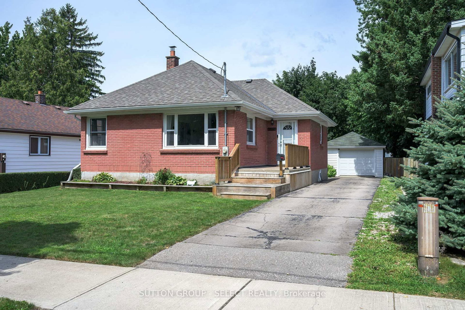 1852 Avalon Street • London East, ON photo 1