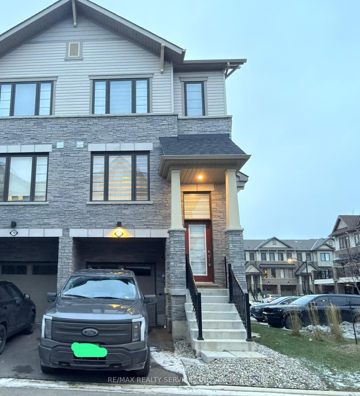 Townhouse for lease at 71-185 Bedrock Drive, Hamilton, Ontario, L8J 0M5 - Stoney Creek Mountain - MLS: X13812134