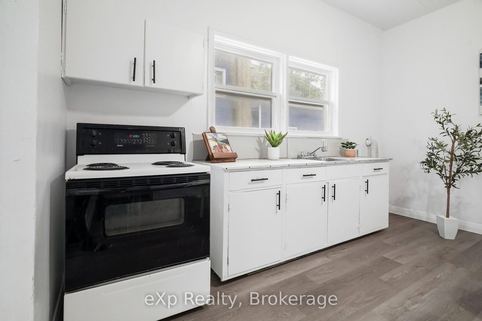 67 Railway Street • Huron East, ON photo 20