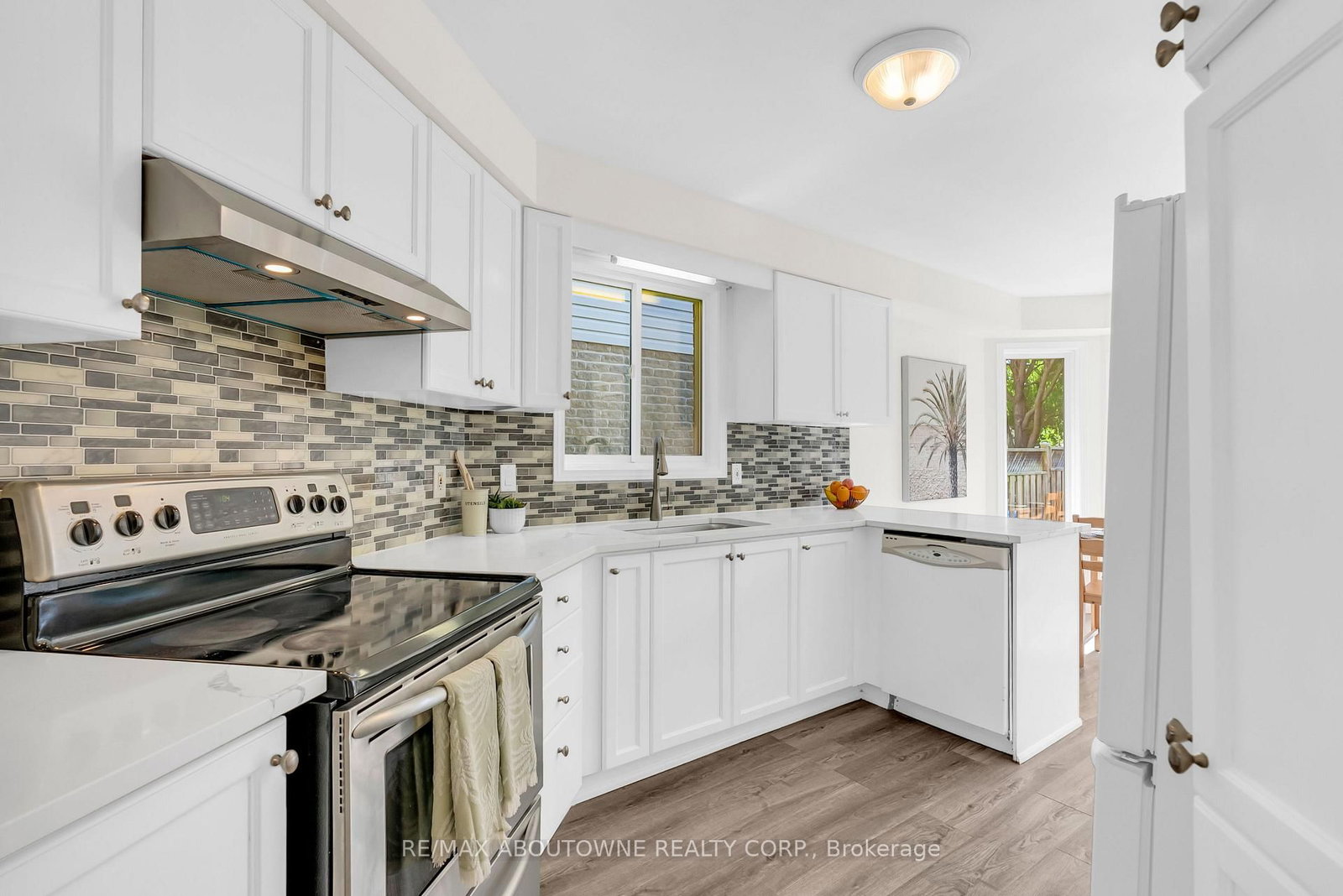 87 Houghton Street • Cambridge, ON photo 13