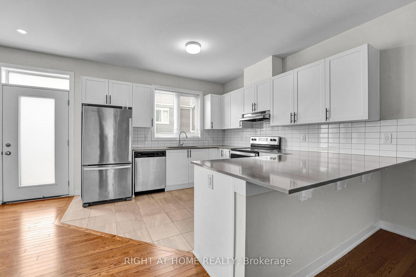 4146 Obsidian St, Ottawa, view 10