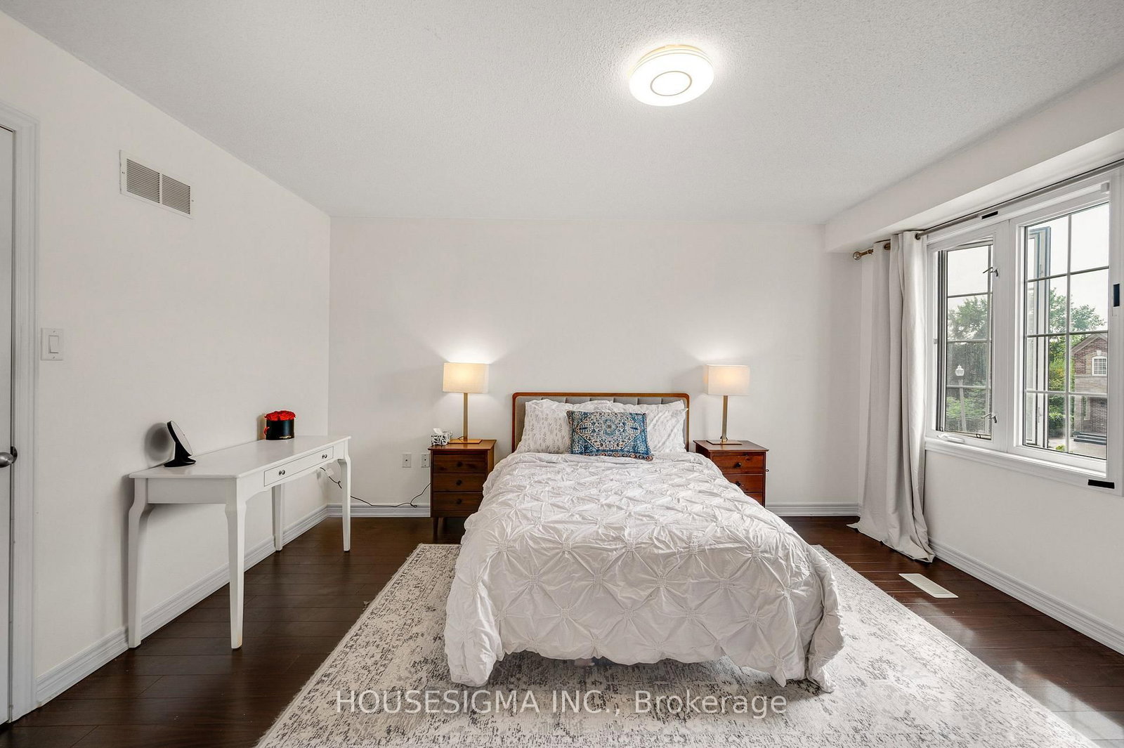 35 Palacebeach Trail • Hamilton, ON photo 14