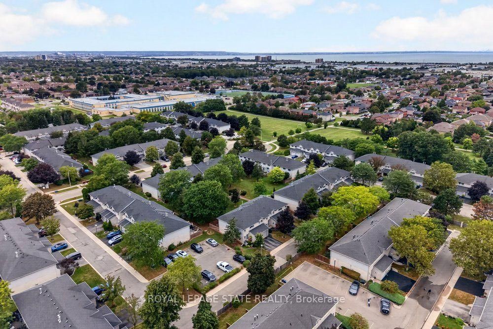 2 Royalwood Court • #20 • Hamilton, ON photo 40