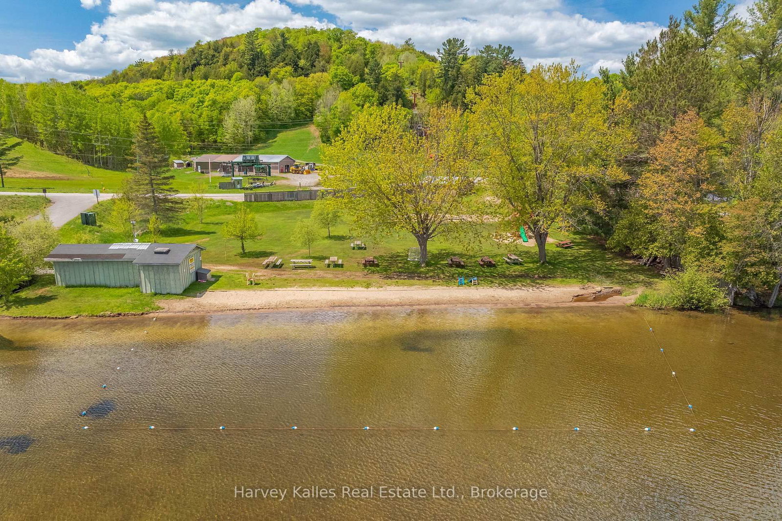 157 Chalet Crescent photo 6