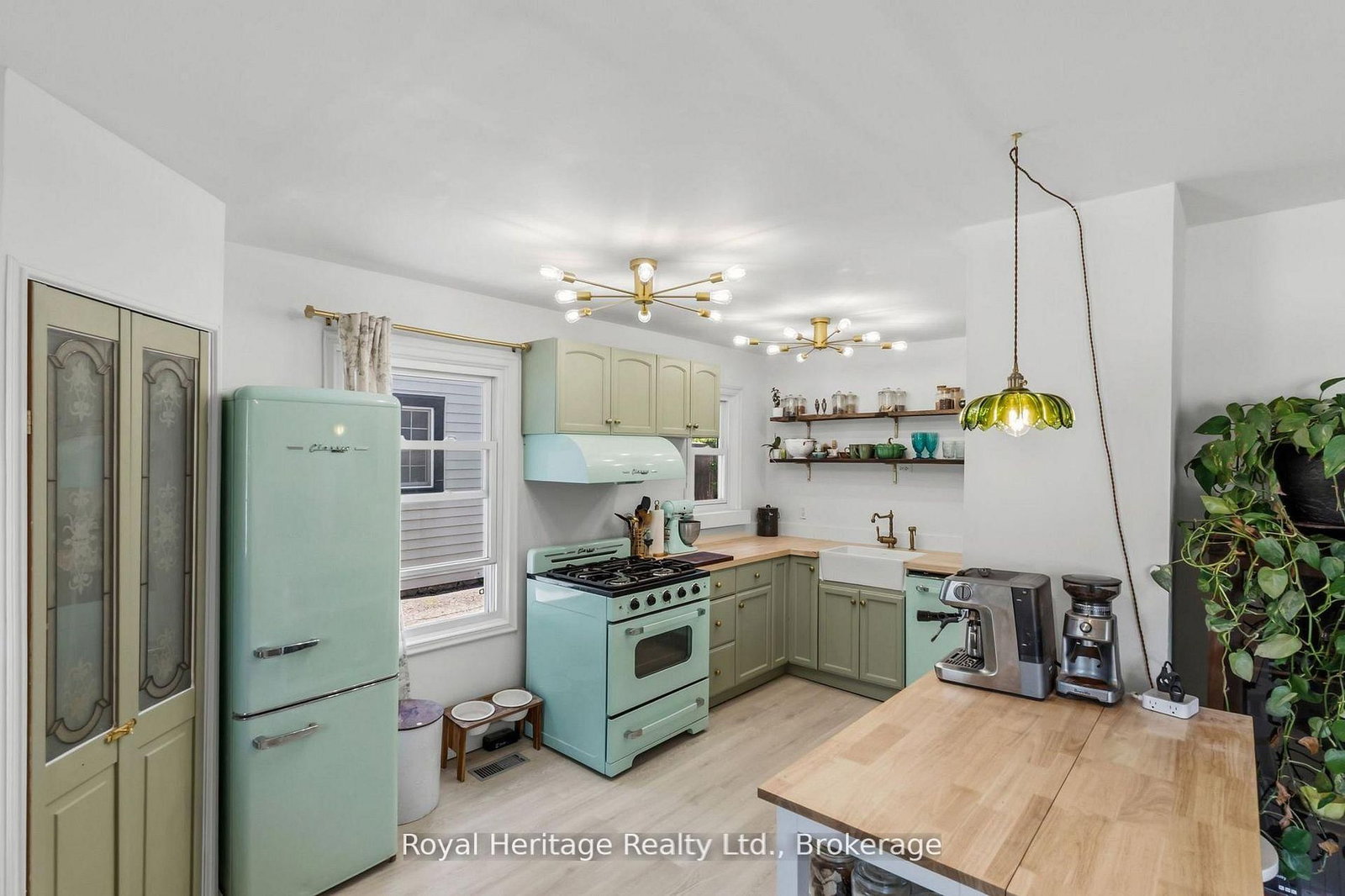 31 Caroline Street • Port Hope, ON photo 1