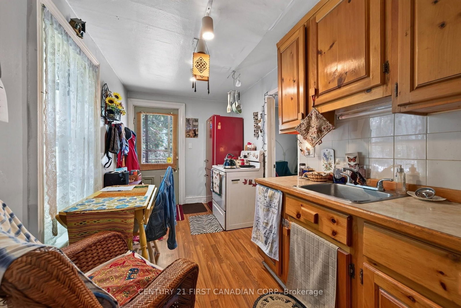 324 Ridout Street S • London South, ON photo 29