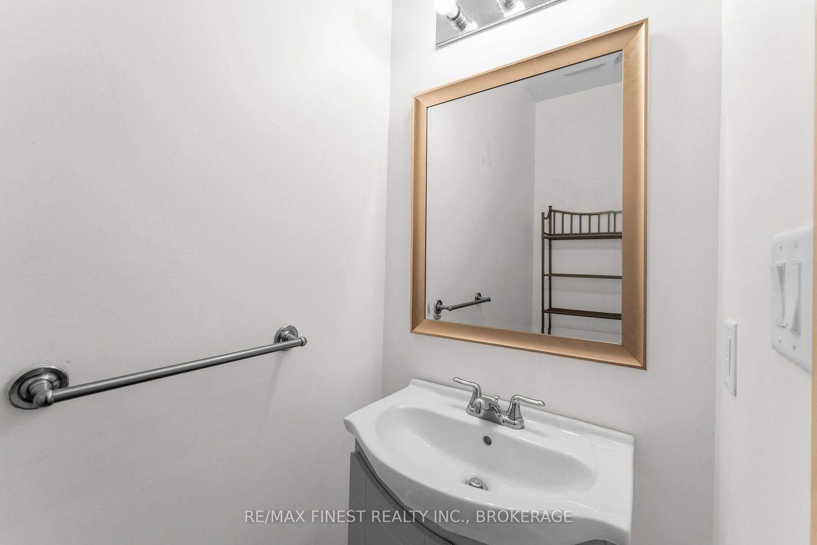 102 Grenadier Drive • Kingston, ON photo 25