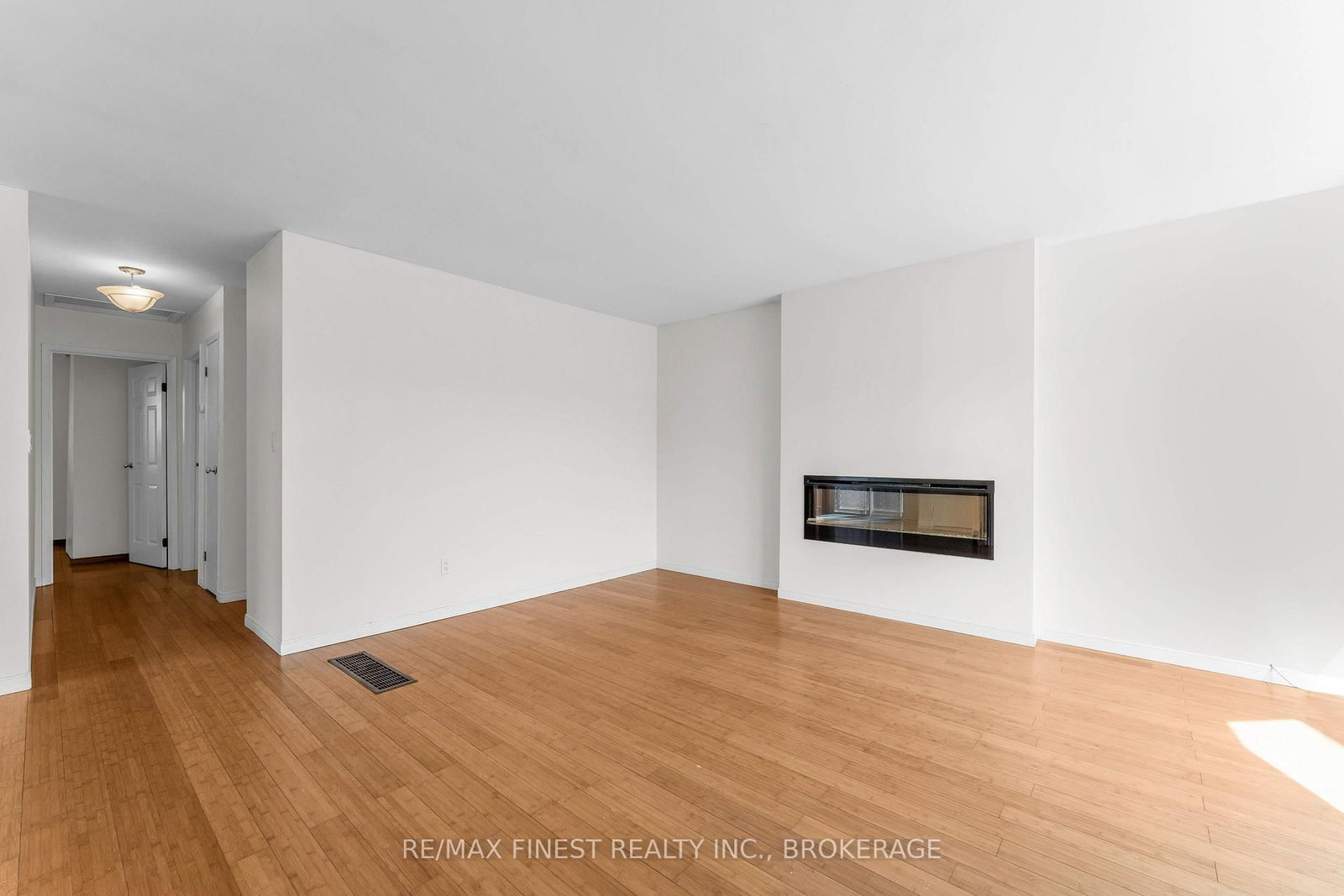 102 Grenadier Drive • Kingston, ON photo 8