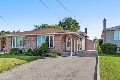 Semi-Detached House for sale at 589 Mohawk Road, Hamilton, Ontario, L9C 1X5 - Gilbert - MLS: X13818828