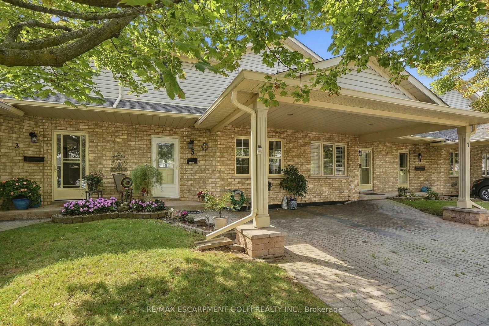 9 Wentworth Drive • #5 • Grimsby, ON photo 3
