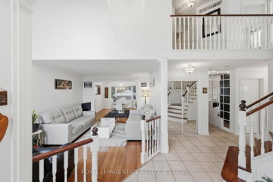 11 Redtail Crescent • Hamilton, ON photo 6