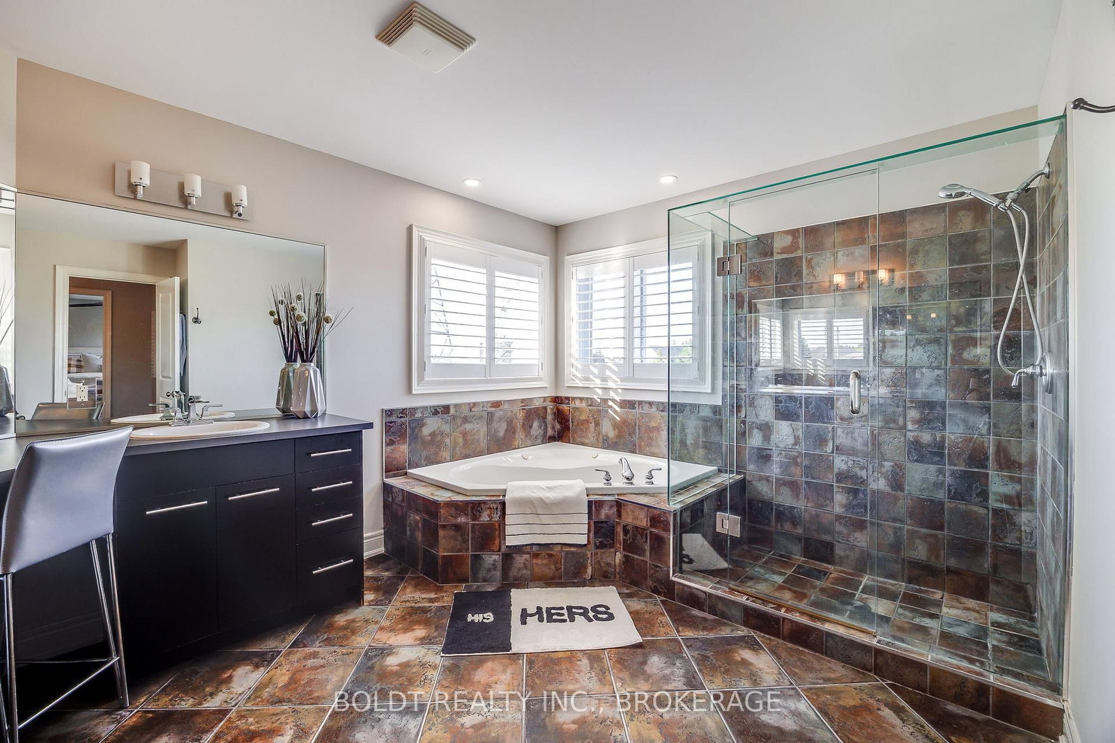26 Matthews Court • St. Catharines, ON photo 20