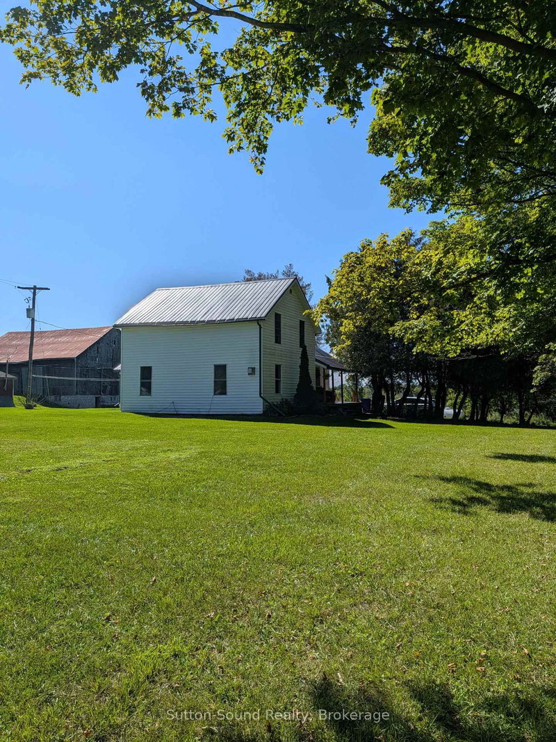 781492 3 Side Road