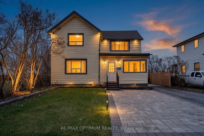 Detached House for sale at 1019 Beach Boulevard, Hamilton, Ontario, L8H 6Z8 - Hamilton Beach - MLS: X13823116