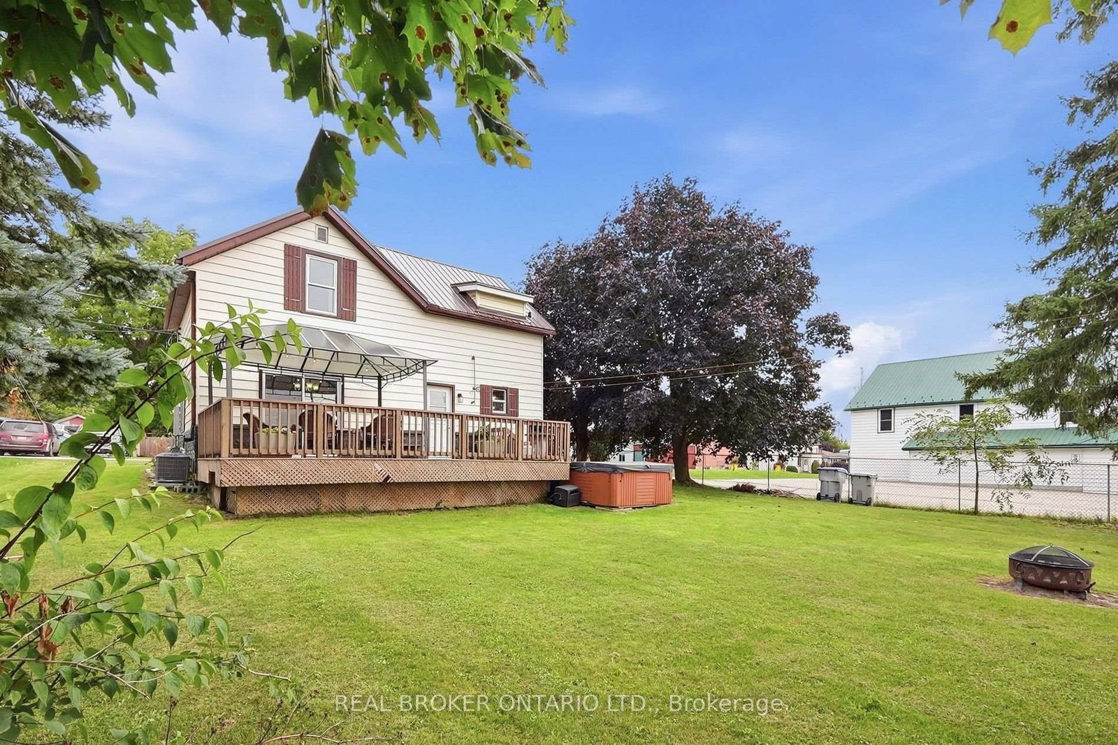 22 Temperance Street • Perth East, ON photo 29